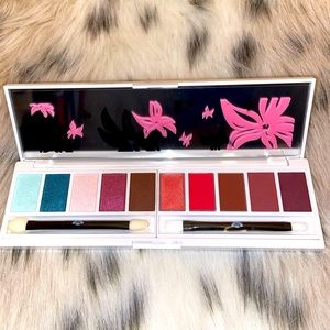 New “Artistry” Eyeshadow & Lip Kit